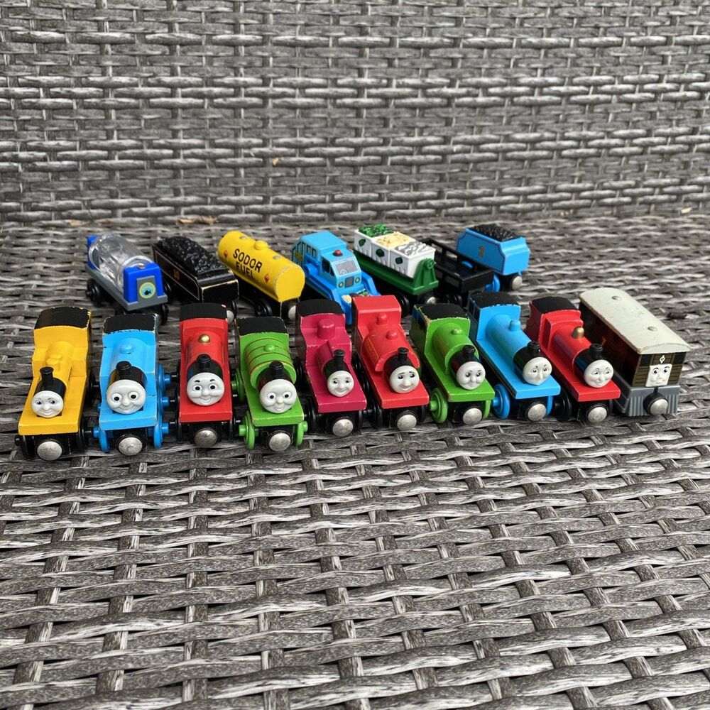 Lot of 17 Thomas & Friends Vintage Wooden Train Cars Engines Other